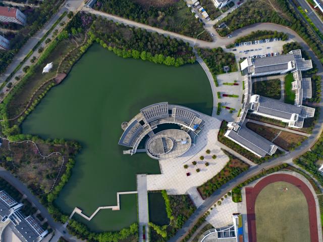 地址：南京市江宁区月华西路1号
